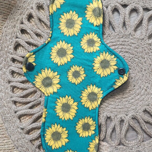 Mother's Day Gift Non-toxic 1 Regular Reusable Menstrual Period Pads - Picture 1 of 2